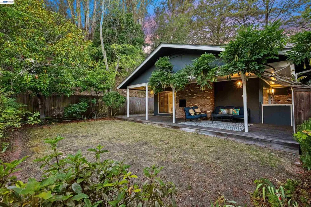 45 Sleepy Hollow Ln Orinda, CA 94563