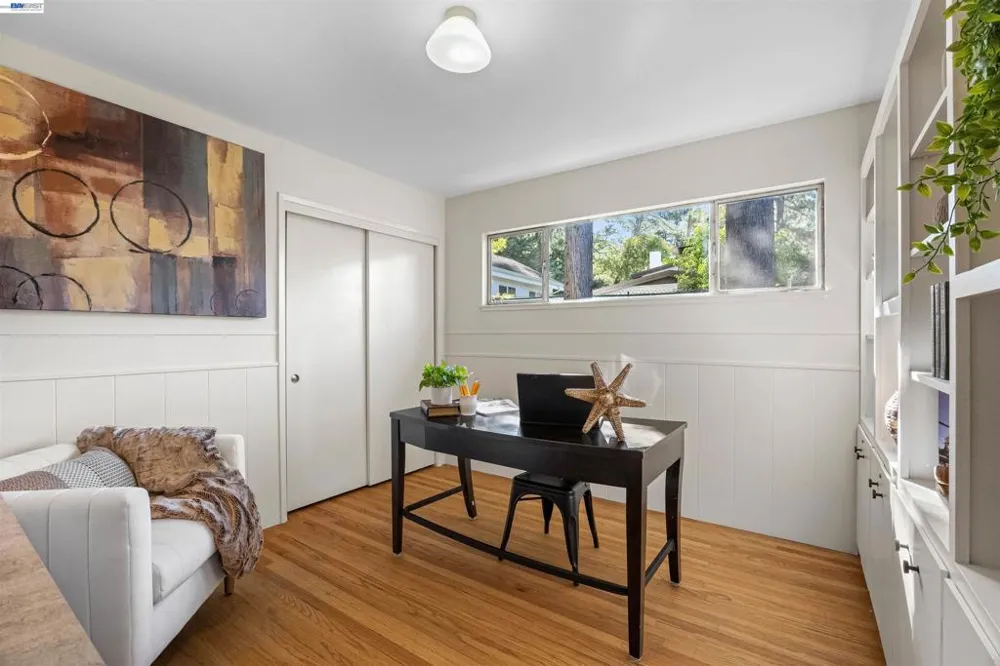 45 Sleepy Hollow Ln Orinda, CA 94563