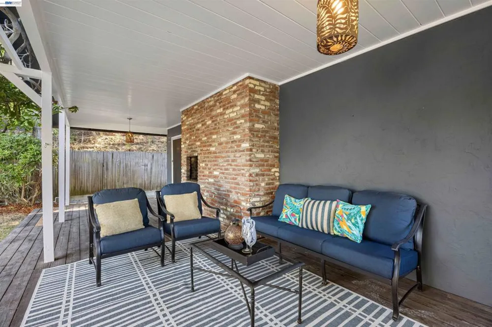 45 Sleepy Hollow Ln Orinda, CA 94563