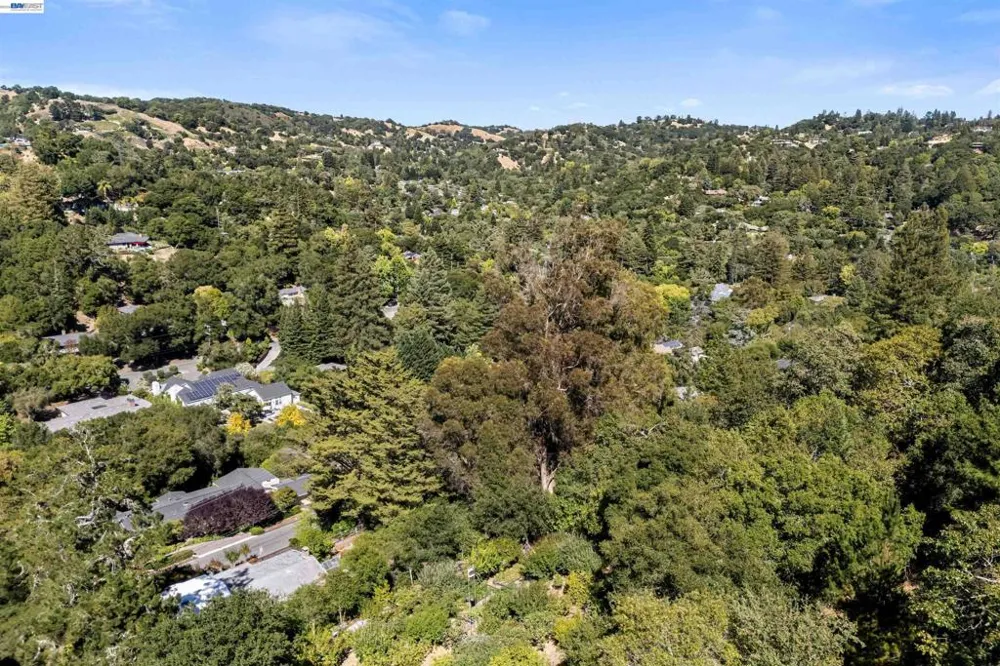 45 Sleepy Hollow Ln Orinda, CA 94563