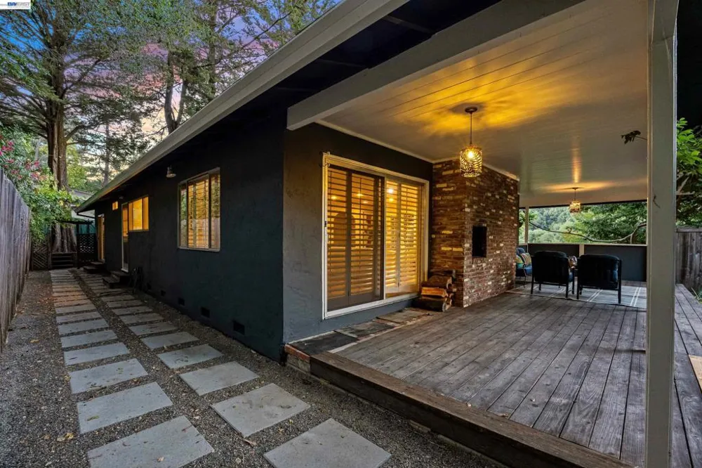 45 Sleepy Hollow Ln Orinda, CA 94563