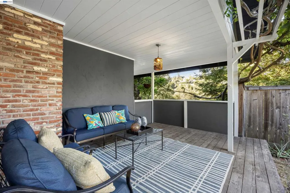 45 Sleepy Hollow Ln Orinda, CA 94563