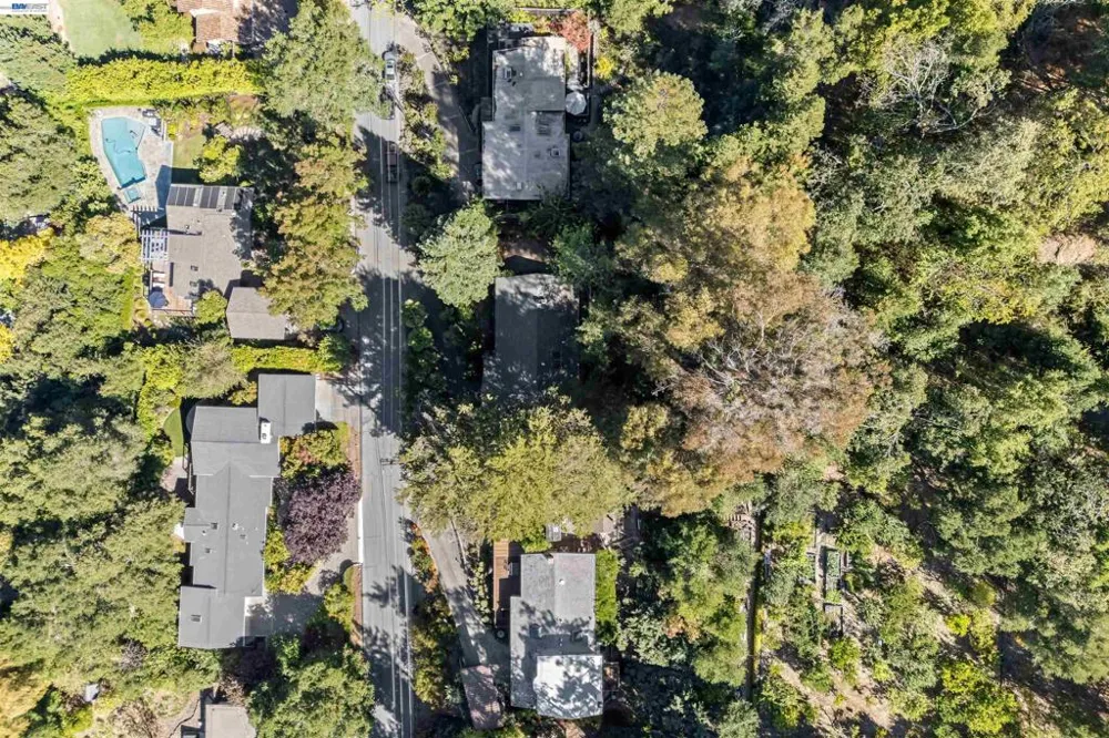 45 Sleepy Hollow Ln Orinda, CA 94563