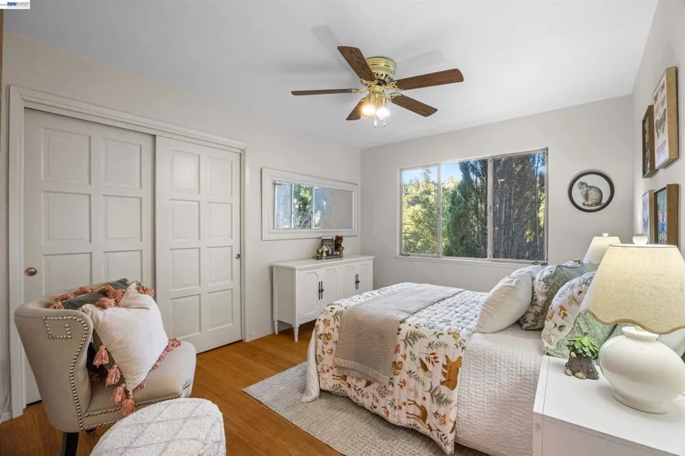 45 Sleepy Hollow Ln Orinda, CA 94563