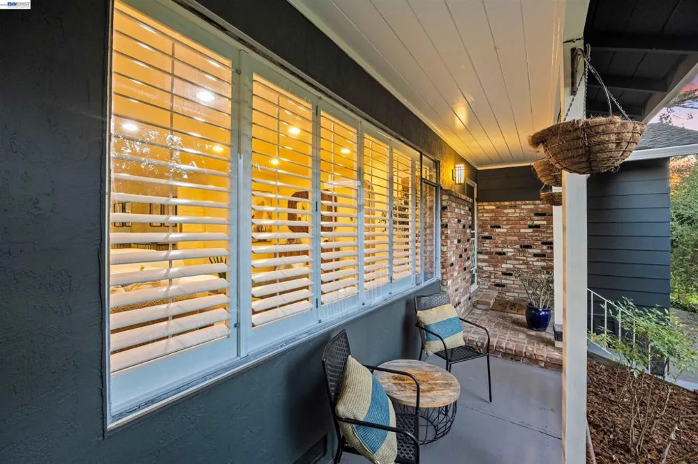 45 Sleepy Hollow Ln Orinda, CA 94563