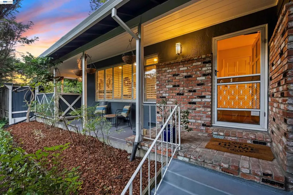 45 Sleepy Hollow Ln Orinda, CA 94563