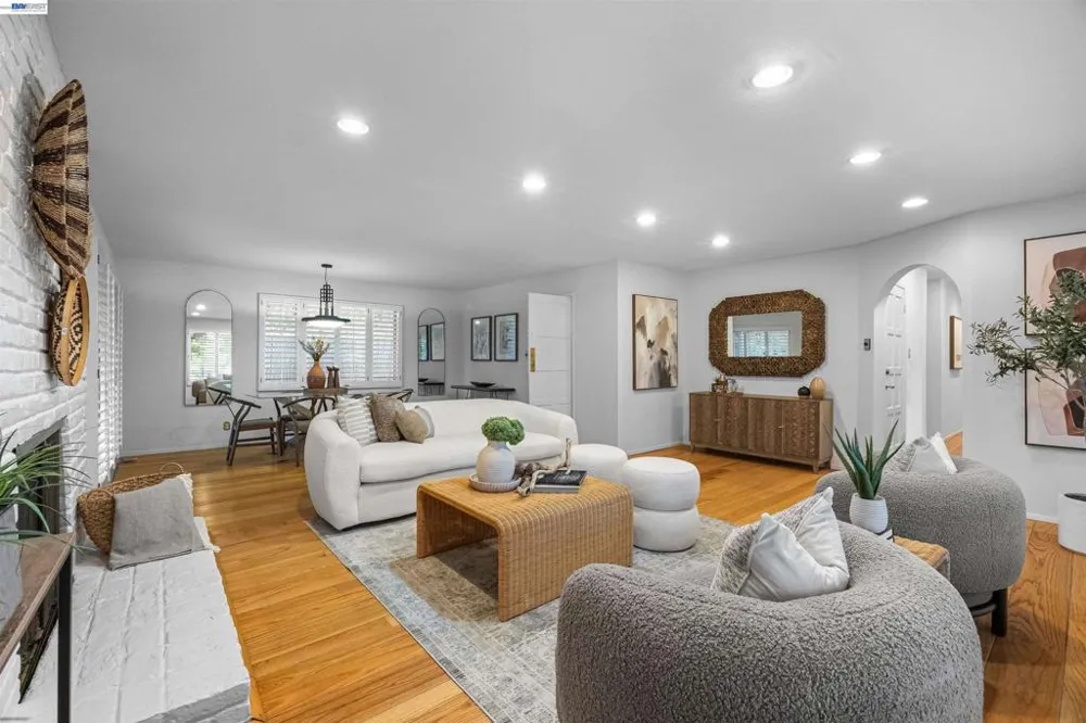 45 Sleepy Hollow Ln Orinda, CA 94563