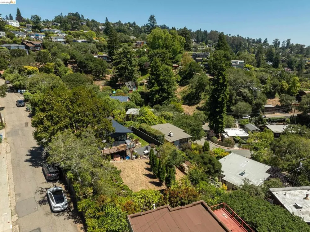 1072 Sterling Ave Berkeley, CA 94708