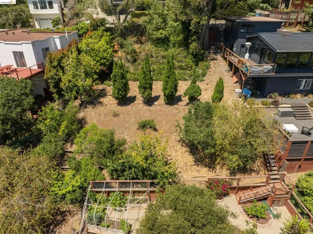 1072 Sterling Ave Berkeley, CA 94708