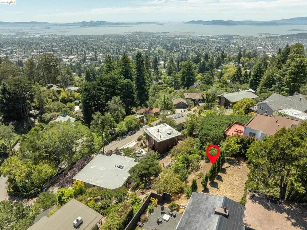 1072 Sterling Ave Berkeley, CA 94708