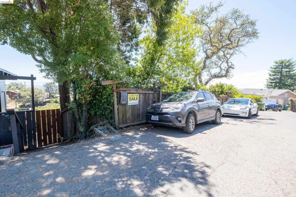 1072 Sterling Ave Berkeley, CA 94708
