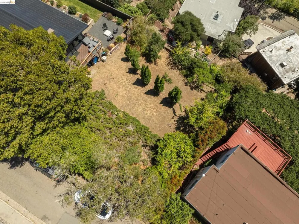 1072 Sterling Ave Berkeley, CA 94708