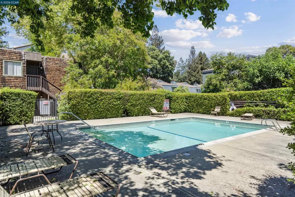 1194 Honey Trail Walnut Creek, CA 94597