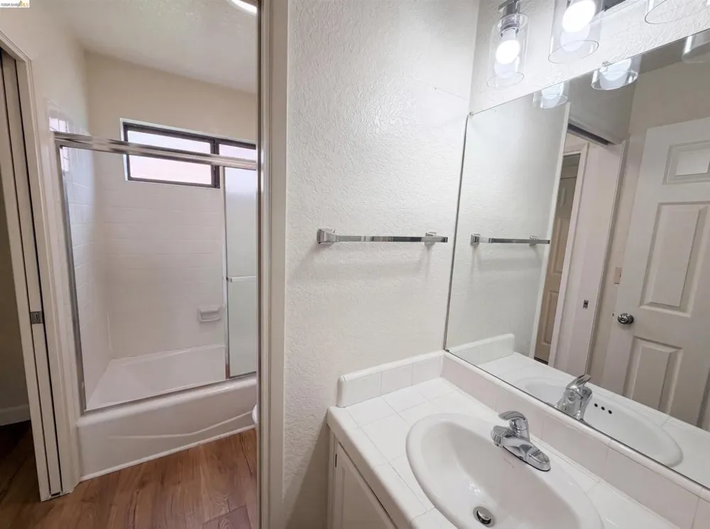 1555 Hecker Pass Rd #C101 Gilroy, CA 95020