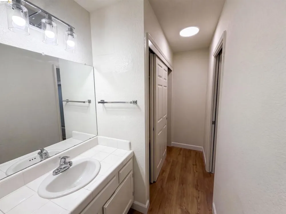 1555 Hecker Pass Rd #C101 Gilroy, CA 95020