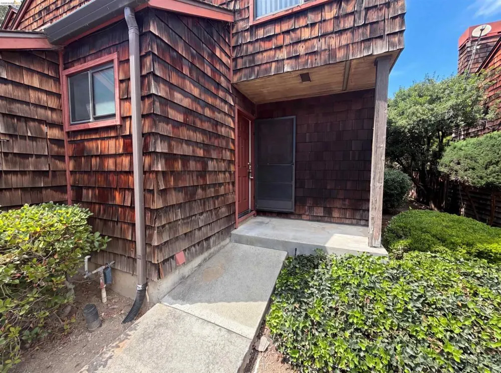1555 Hecker Pass Rd #C101 Gilroy, CA 95020