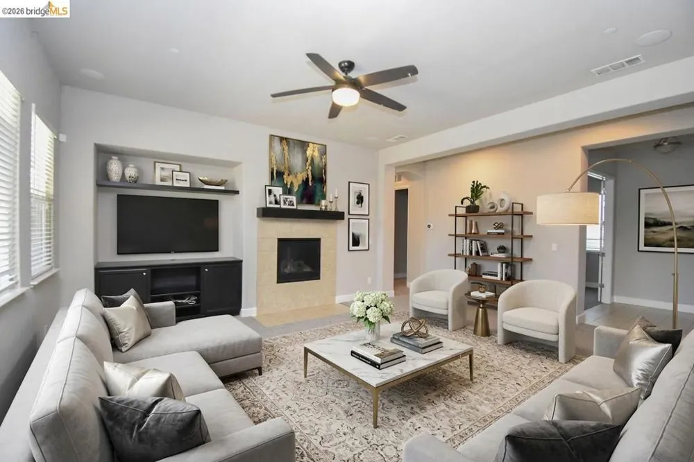 1110 Clearwater Creek Blvd Manteca, CA 95336