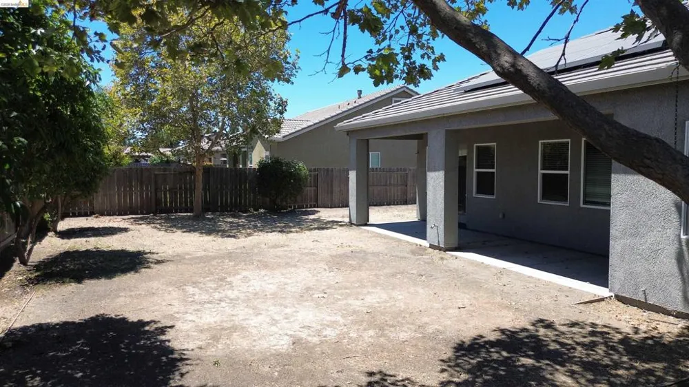 1110 Clearwater Creek Blvd Manteca, CA 95336
