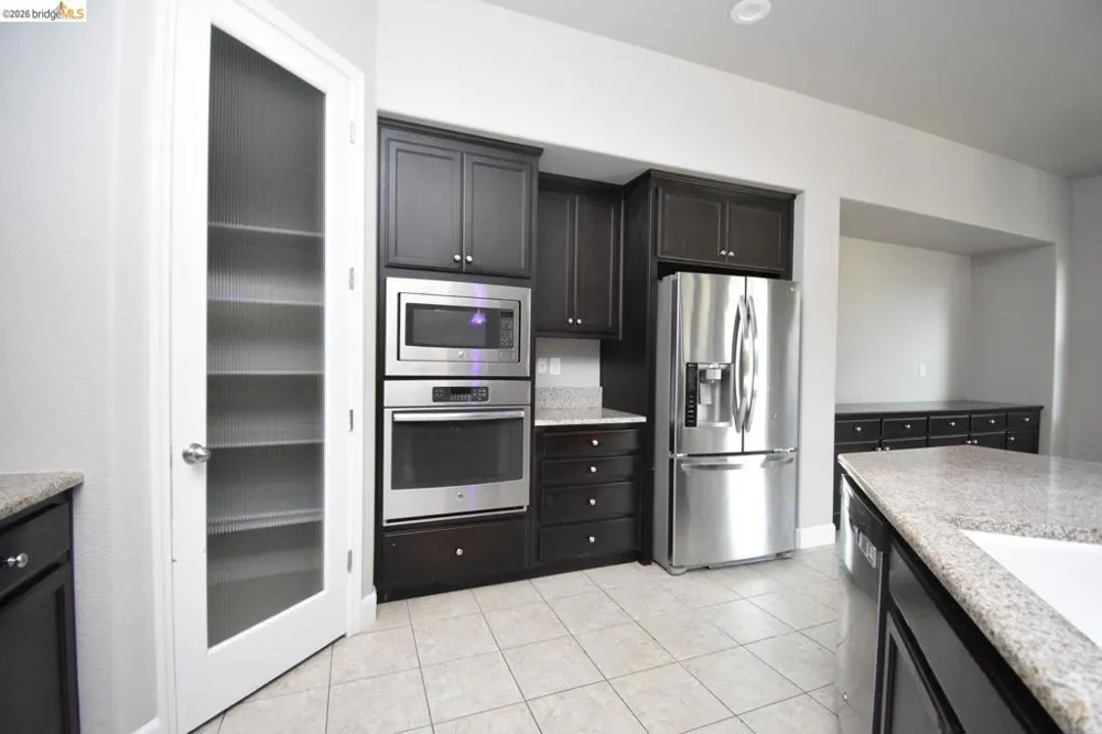 1110 Clearwater Creek Blvd Manteca, CA 95336