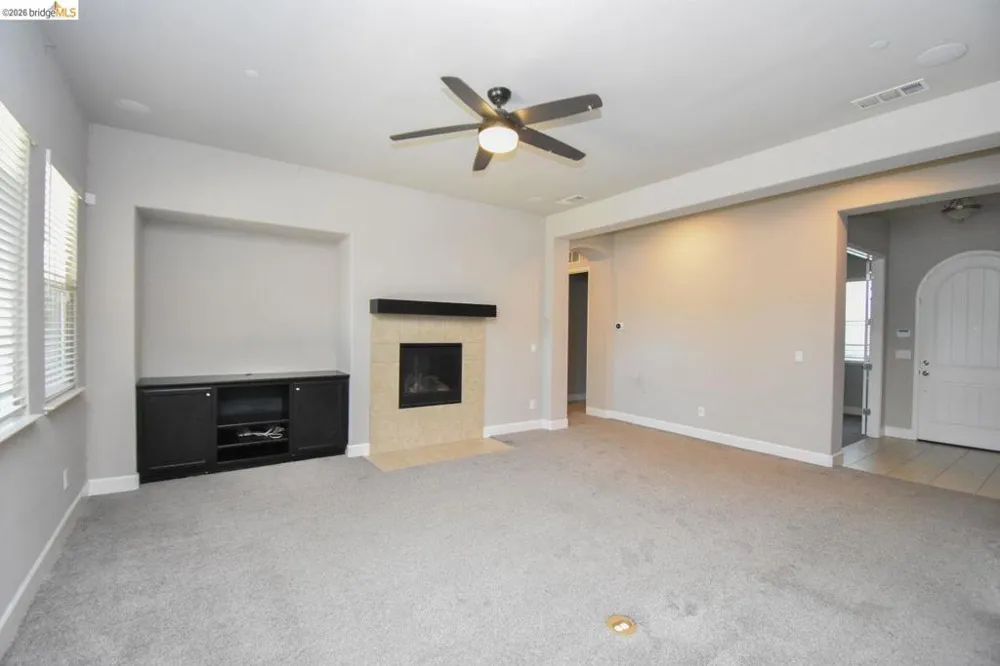 1110 Clearwater Creek Blvd Manteca, CA 95336