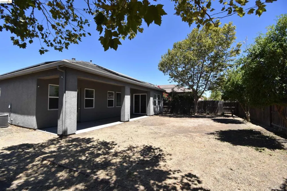 1110 Clearwater Creek Blvd Manteca, CA 95336