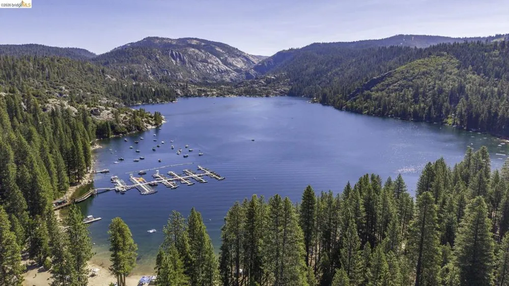247 Meadowview Pinecrest, CA 95364