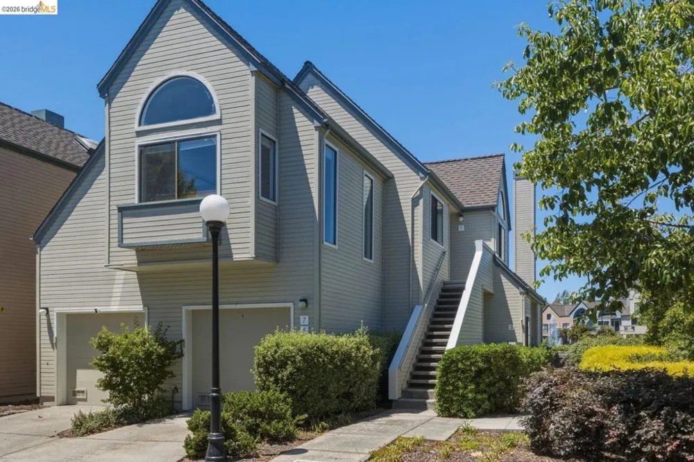 7 Courageous Ct #D52 Alameda, CA 94501
