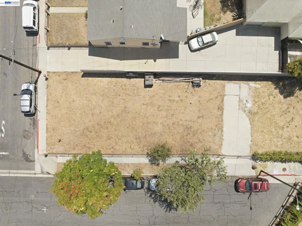 1100 E 23rd St Signal Hill, CA 90755