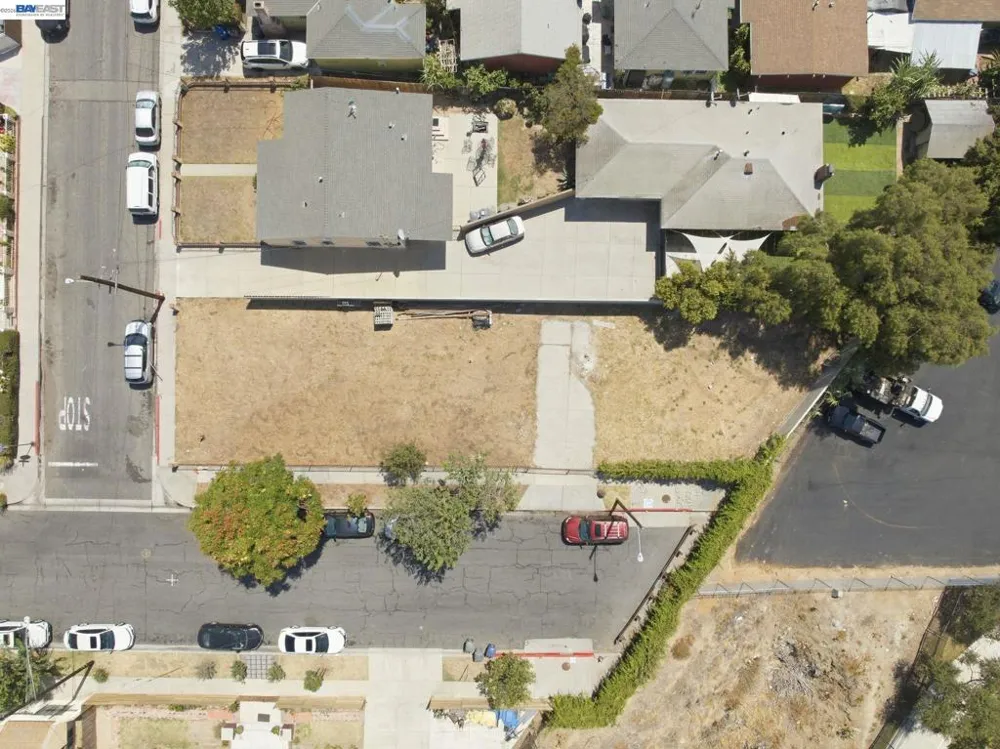 1100 E 23rd St Signal Hill, CA 90755