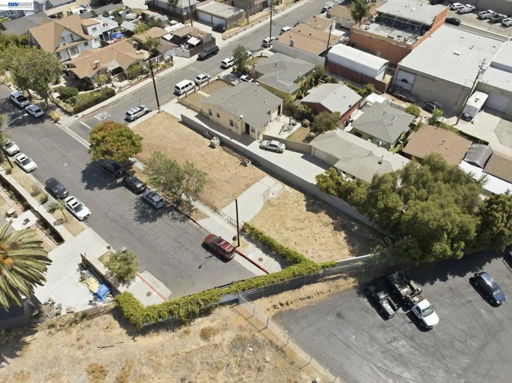 1100 E 23rd St Signal Hill, CA 90755
