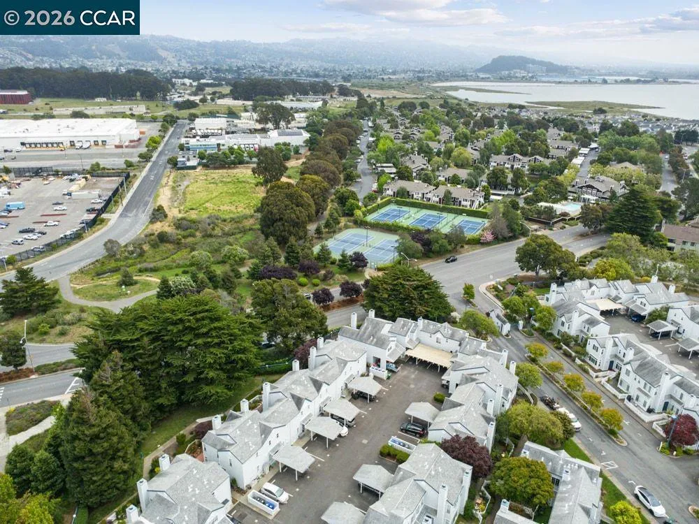 208 Commodore Dr Richmond, CA 94804