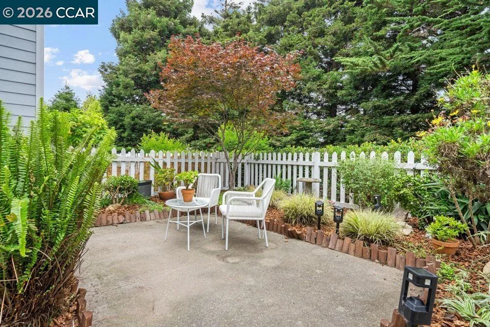 208 Commodore Dr Richmond, CA 94804