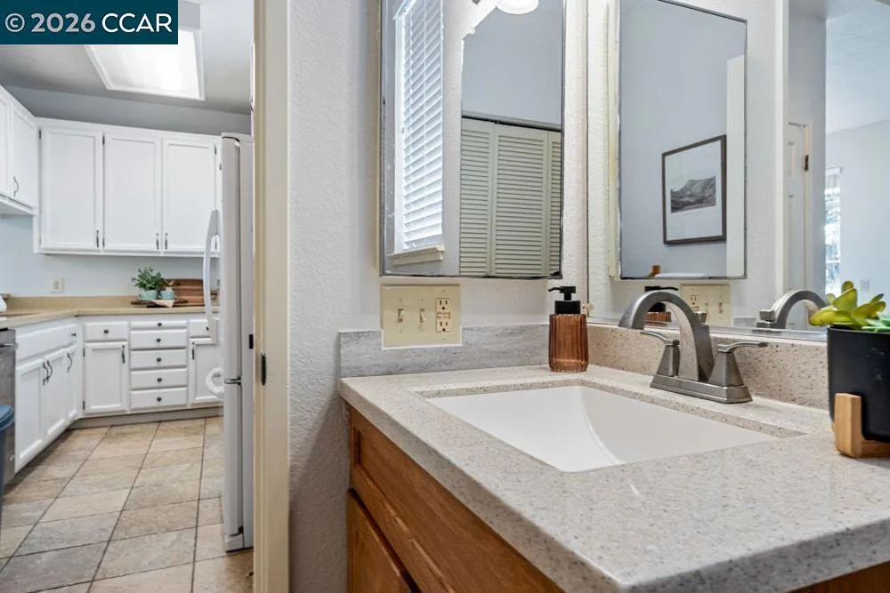 208 Commodore Dr Richmond, CA 94804