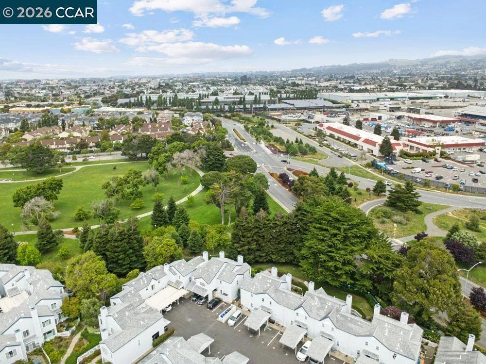 208 Commodore Dr Richmond, CA 94804