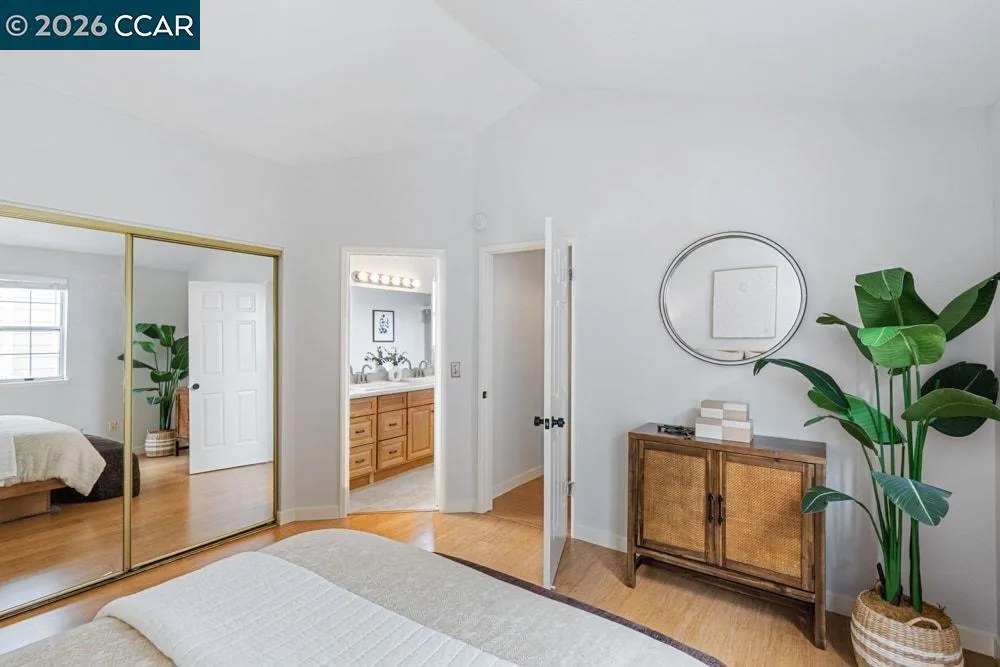 208 Commodore Dr Richmond, CA 94804