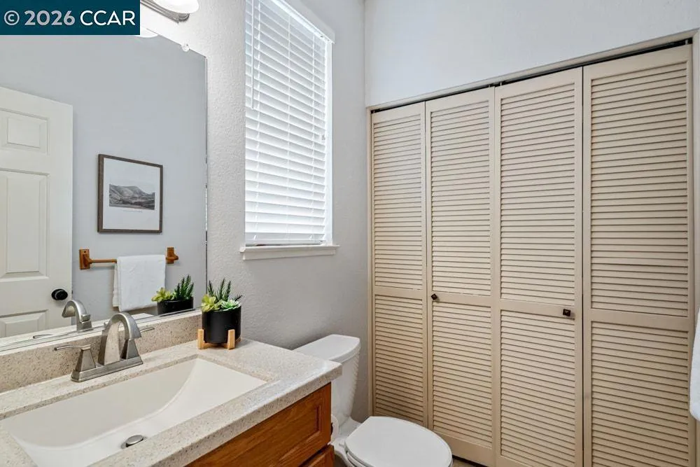 208 Commodore Dr Richmond, CA 94804