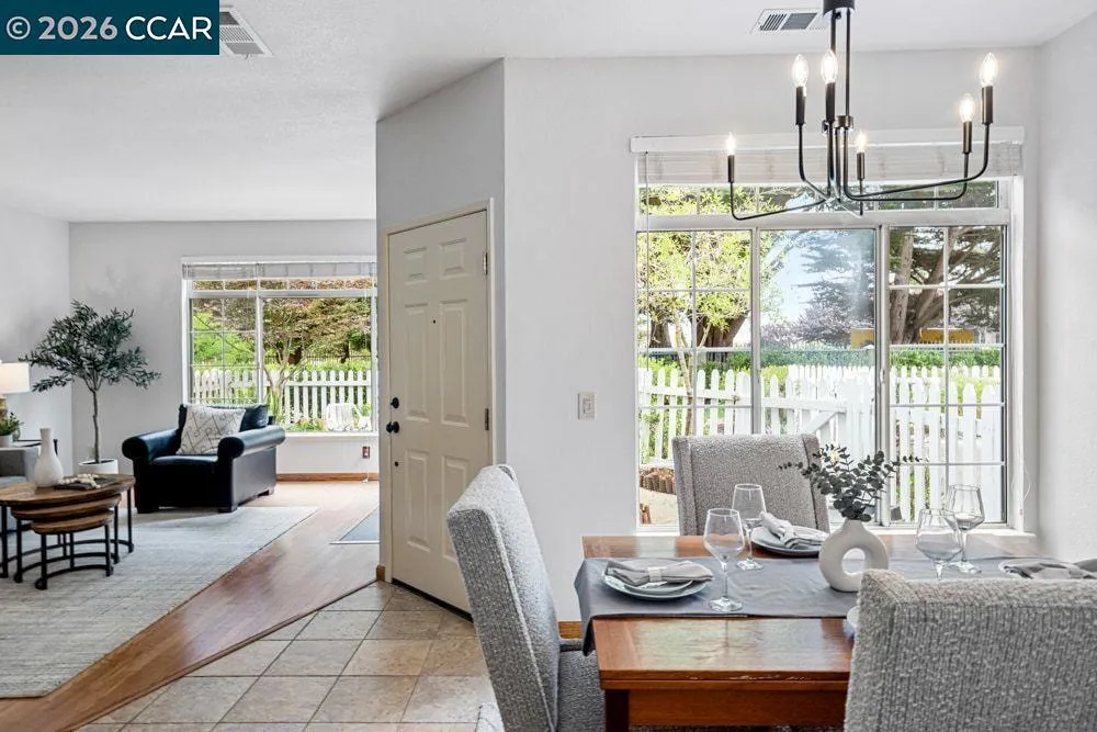208 Commodore Dr Richmond, CA 94804