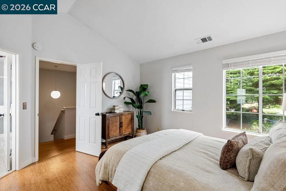 208 Commodore Dr Richmond, CA 94804