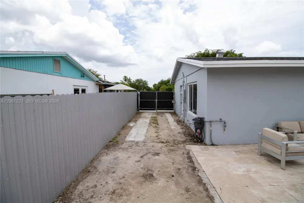 20053 SW 103rd Ave Cutler Bay, FL 33189