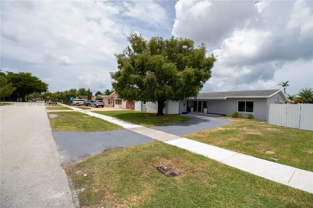 20053 SW 103rd Ave Cutler Bay, FL 33189
