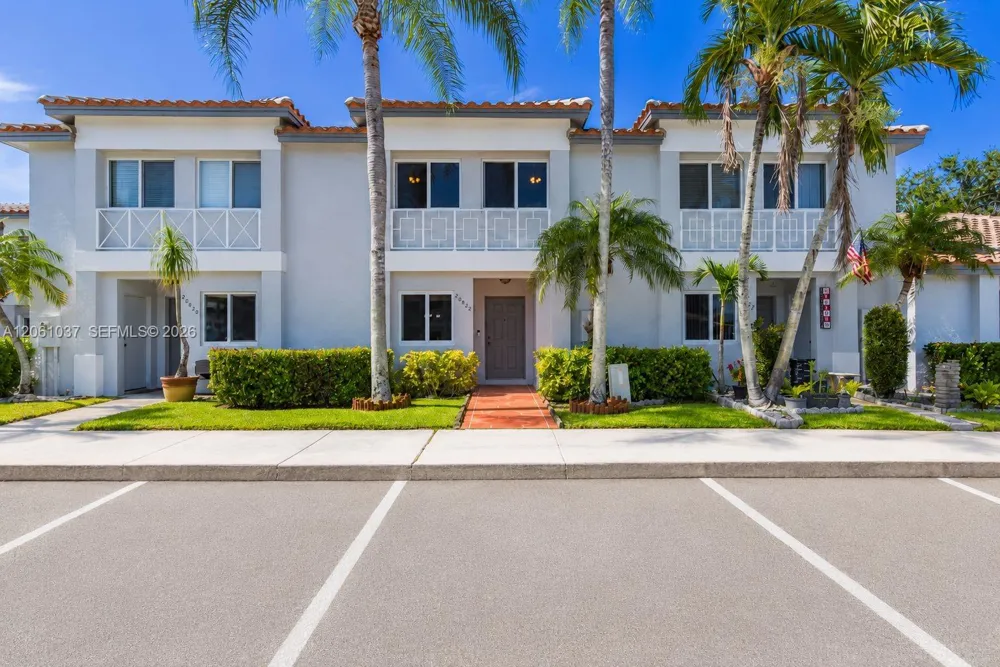 20822 NW 2nd St Pembroke Pines, FL 33029