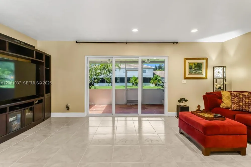 20822 NW 2nd St Pembroke Pines, FL 33029