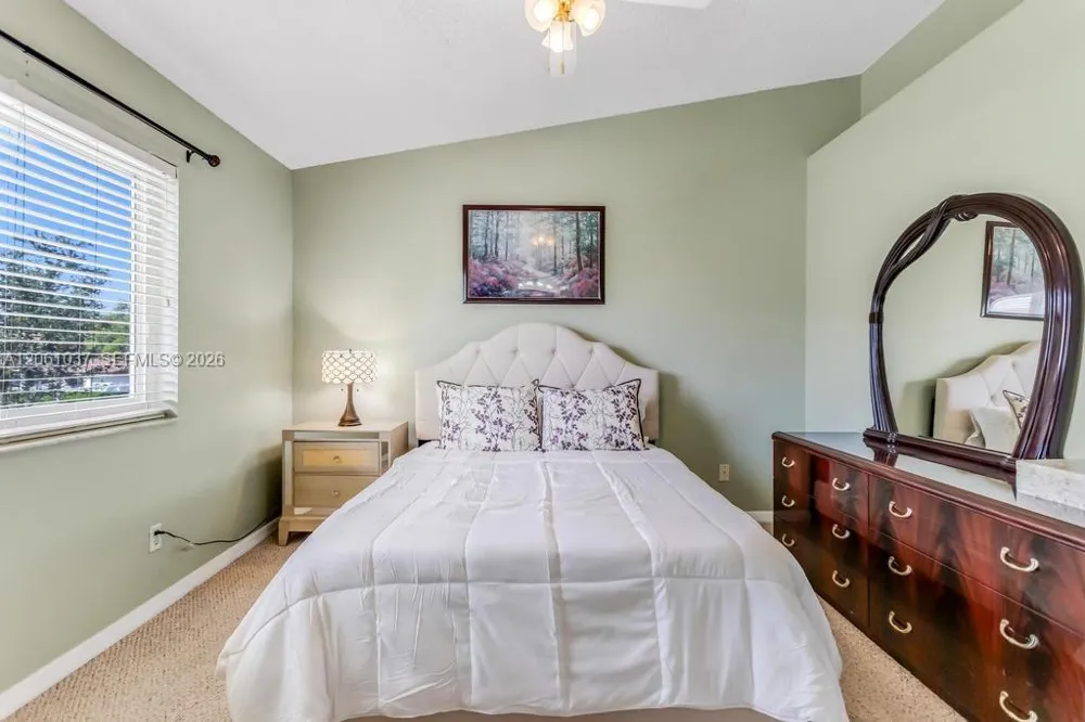 20822 NW 2nd St Pembroke Pines, FL 33029