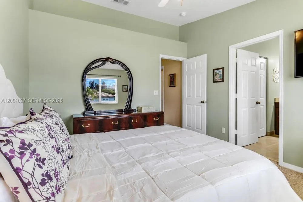 20822 NW 2nd St Pembroke Pines, FL 33029