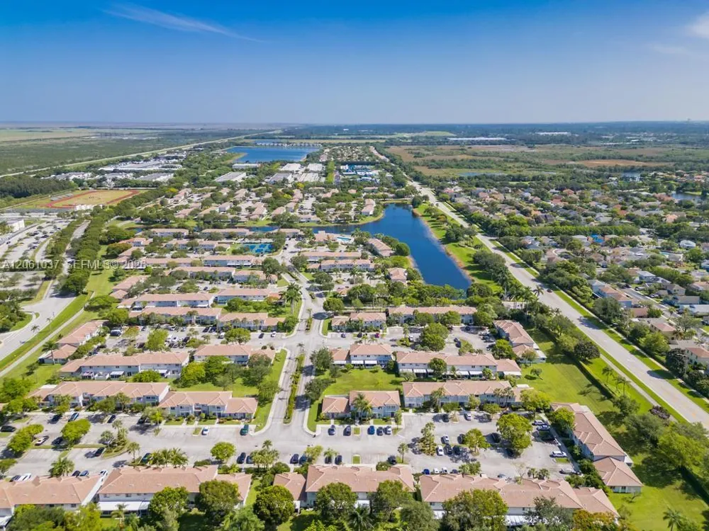 20822 NW 2nd St Pembroke Pines, FL 33029