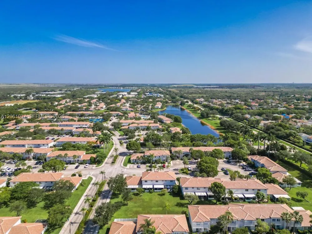 20822 NW 2nd St Pembroke Pines, FL 33029