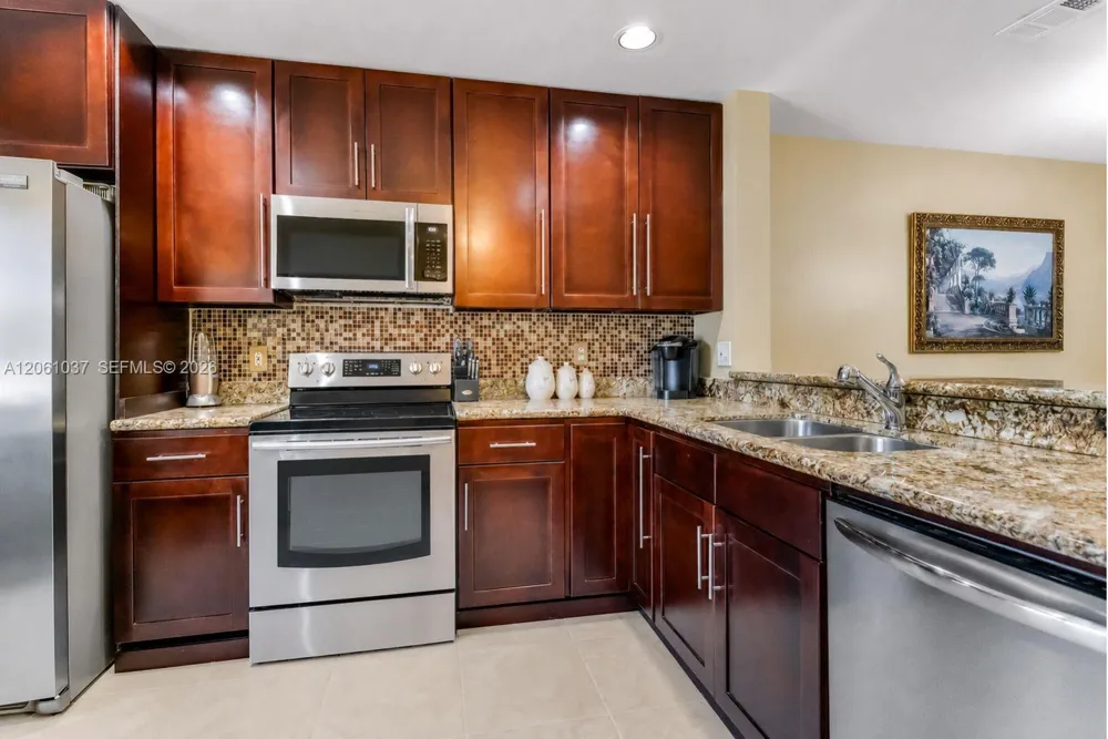20822 NW 2nd St Pembroke Pines, FL 33029