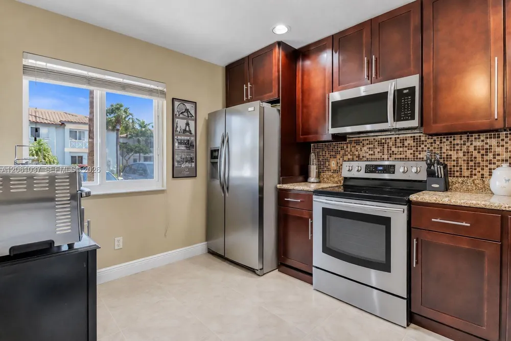 20822 NW 2nd St Pembroke Pines, FL 33029