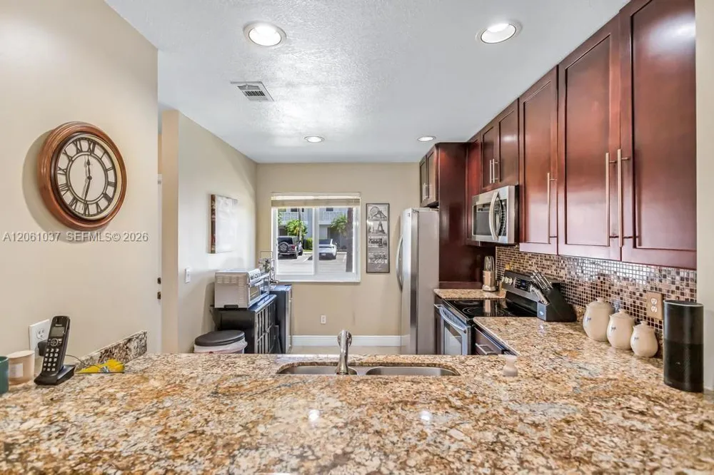 20822 NW 2nd St Pembroke Pines, FL 33029