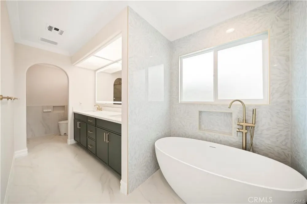 4751 Glen Ivy La Verne, CA 91750